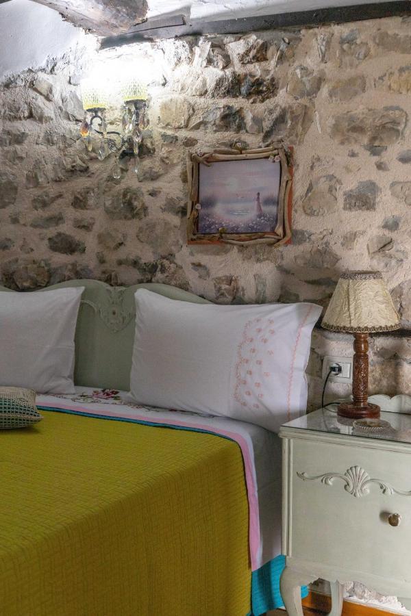 Bujtina Kodiket Guesthouse Berat Eksteriør bilde