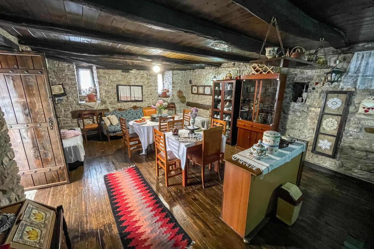 Bujtina Kodiket Guesthouse Berat Eksteriør bilde