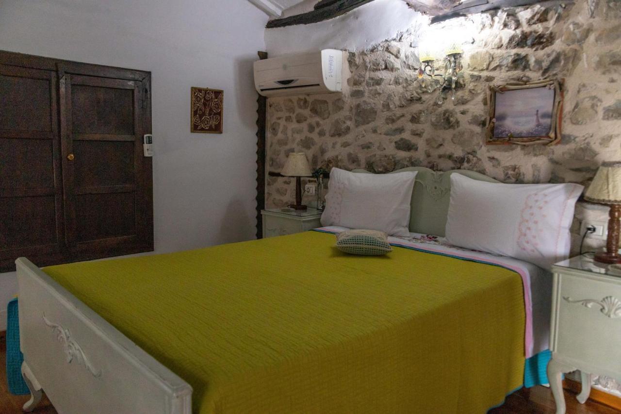Bujtina Kodiket Guesthouse Berat Eksteriør bilde